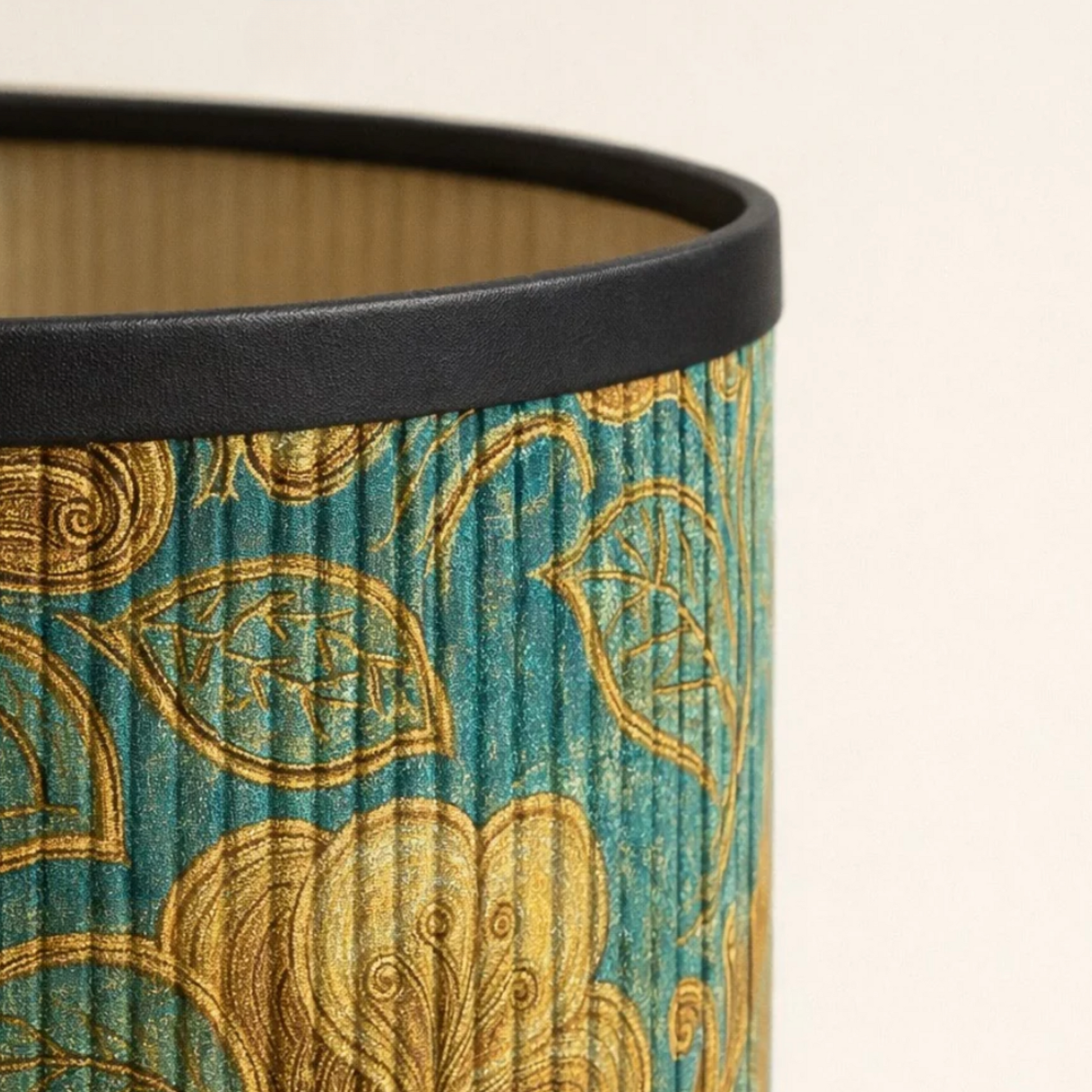 Abat-jour en bambou tressé style japonais bleu motif fleur