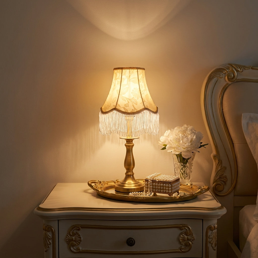 Abat-jour pour lampe de table en tissu brodé crème
