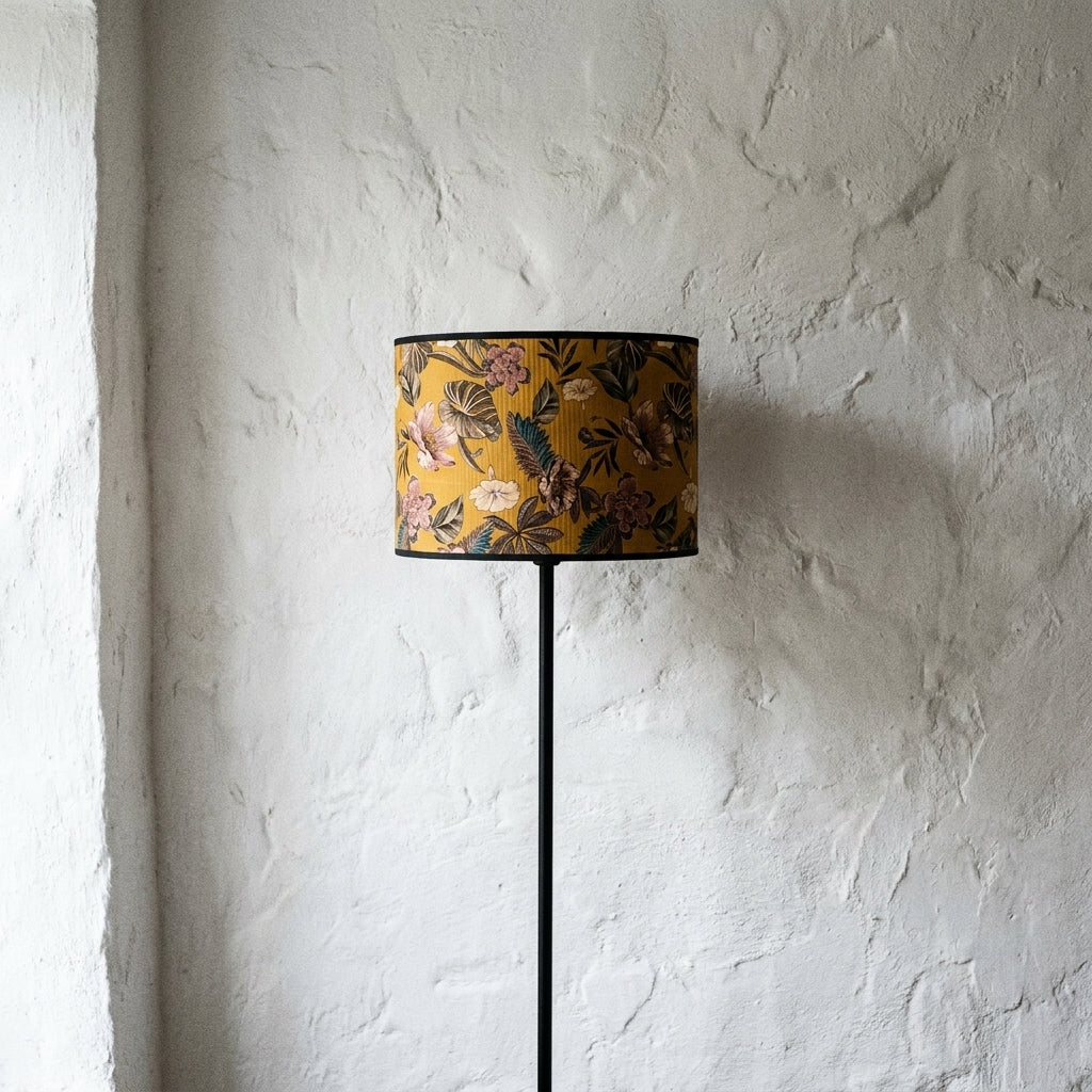 Abat-jour en bambou tressé doré motif fleur