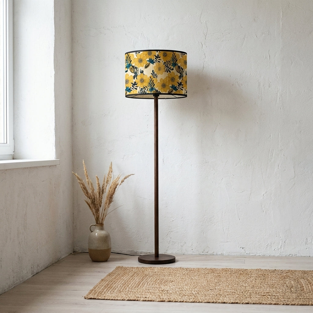 Abat-jour en bambou tressé motif fleur jaune