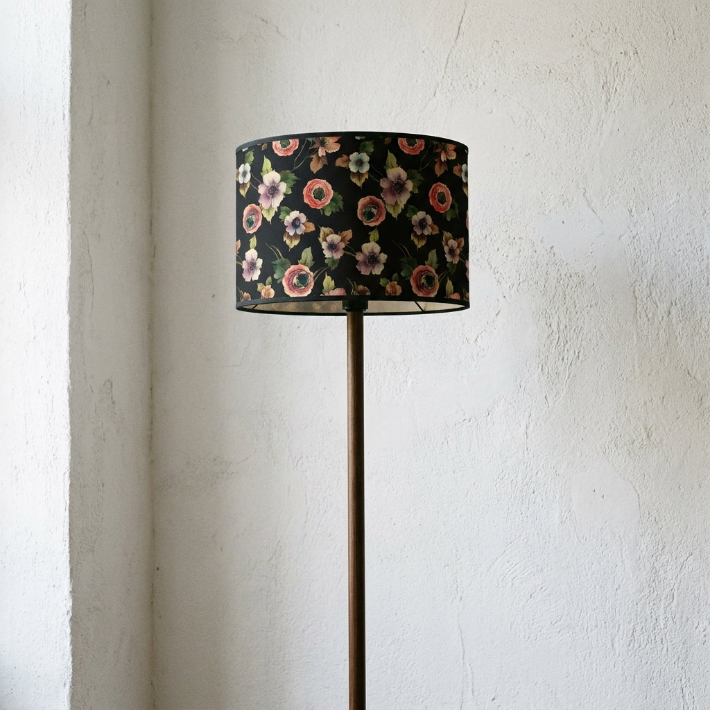 Abat-jour en bambou tressé noire motif fleur
