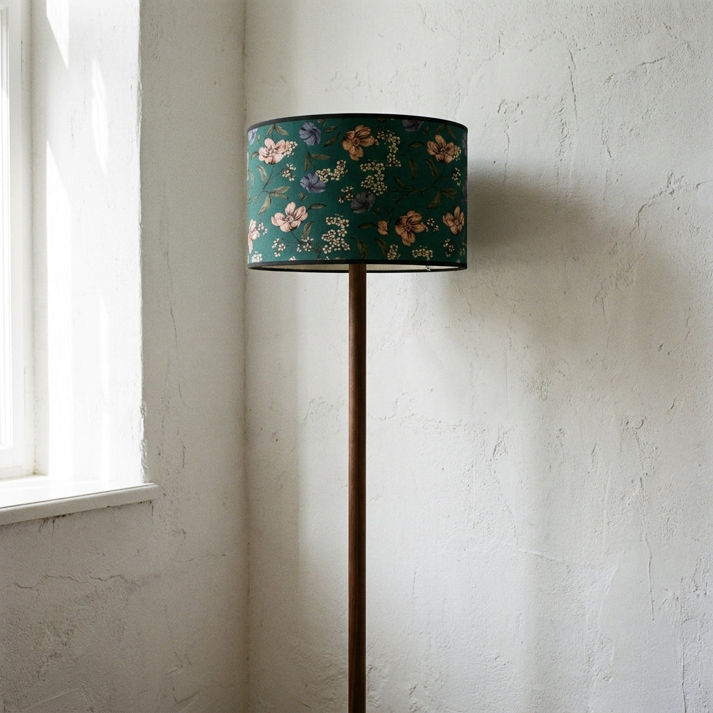 Abat-jour en bambou tressé vert motif fleur