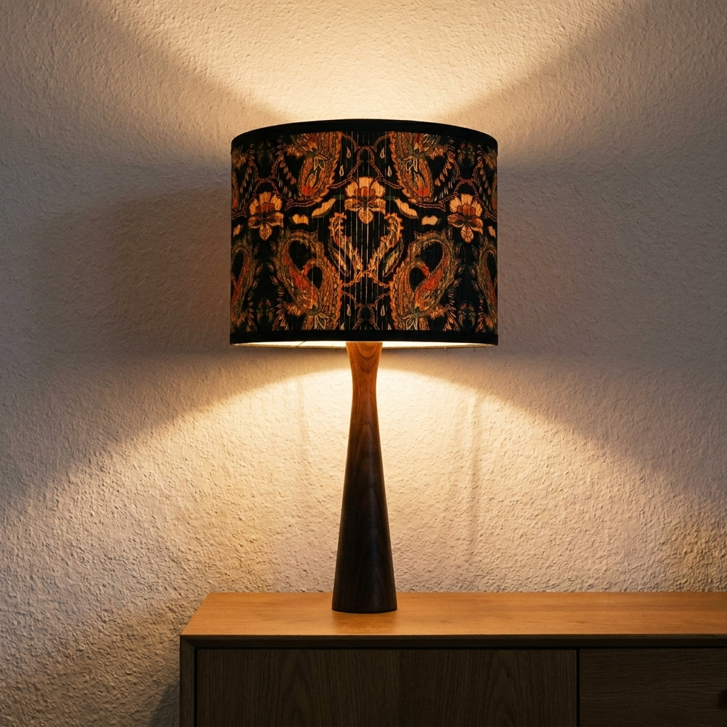 Abat-jour en bambou tressé noir motif exotique