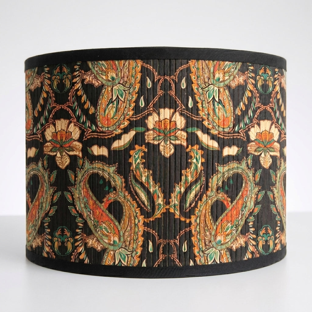Abat-jour en bambou tressé noir motif exotique