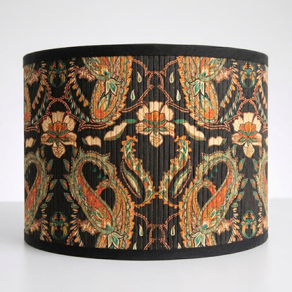 Abat-jour en bambou tressé noir motif exotique