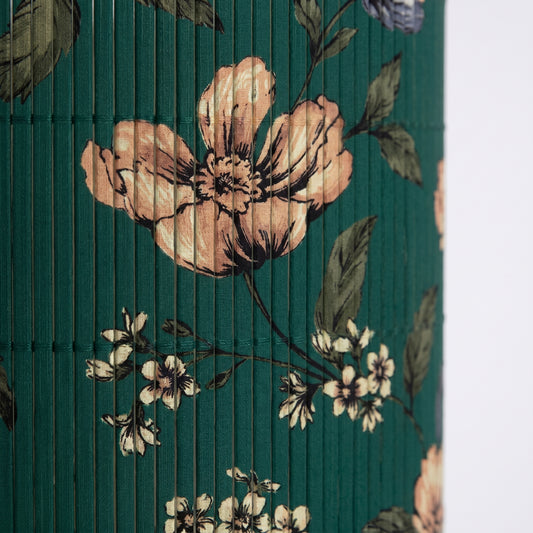 Abat-jour en bambou tressé vert motif fleur