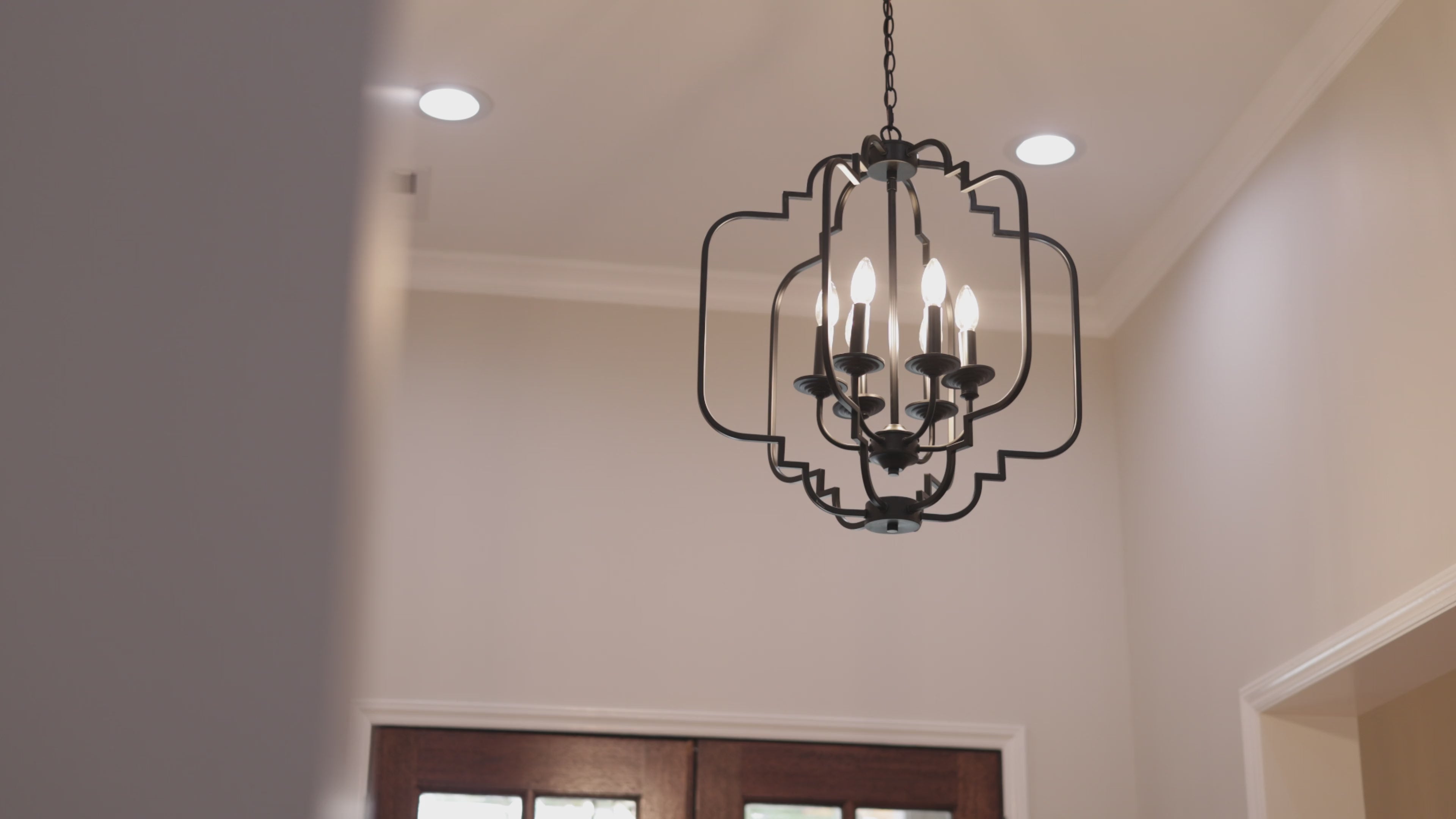 Charger la vidéo : Des luminaires pensés pour transformer chaque espace en un lieu unique.